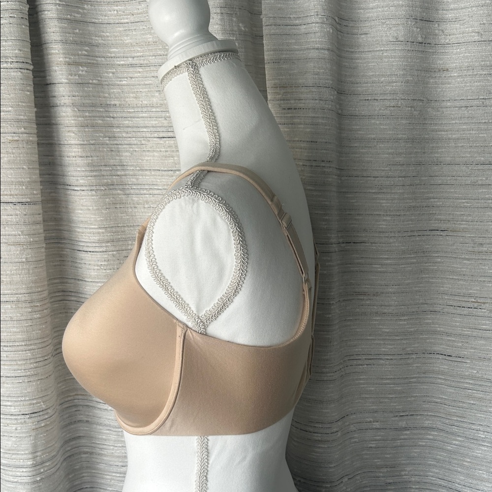 Maidenform Nude Underwire Bra - Picture 2 of 8